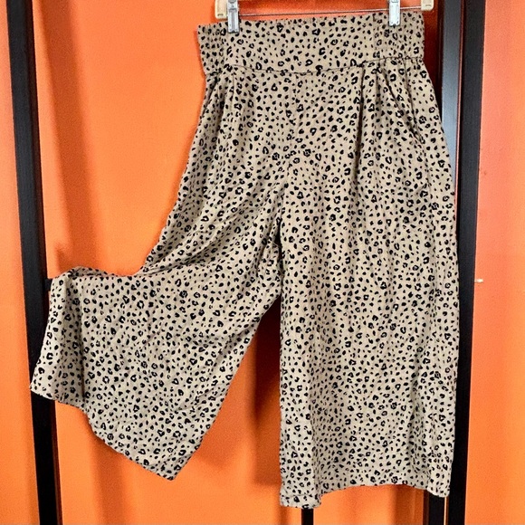 Aritzia Pants - Sunday Best Animal Print Culotte Pants in Tan and Black
